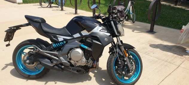 Vendo Moto 650 NK CF Moto