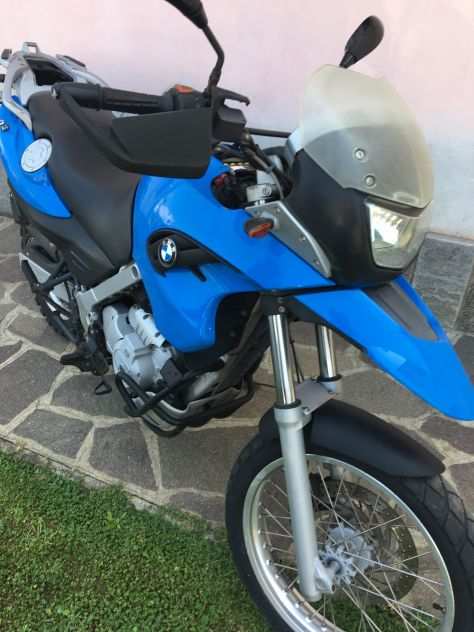 Vendo moto BMW GS 650 del 2005 con 60.000 km