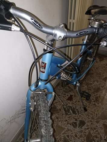 Vendo Mountain Bike azzurra telaio alluminio 26