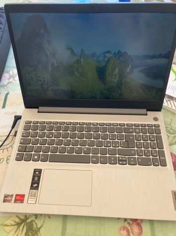 VENDO NOTEBOOK LENOVO 15 POLLICI