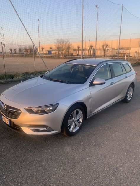 Vendo Opel Insignia Sport Tourer 1.6 Tdi Business anno 2019 km . 68.000