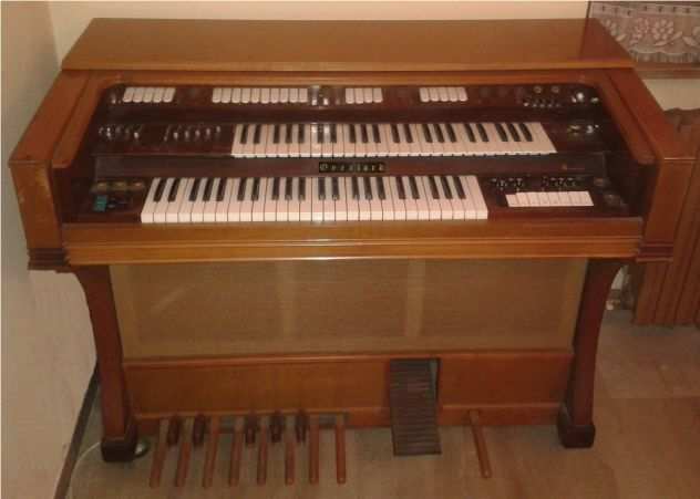 Vendo Pianoforte verticale acustico  Saxofono tenore  Organo elettronico
