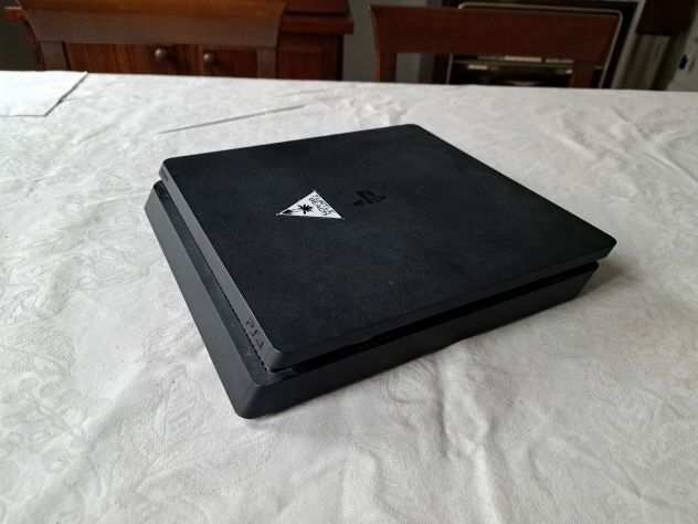 Vendo Play Station 4 Slim Usata