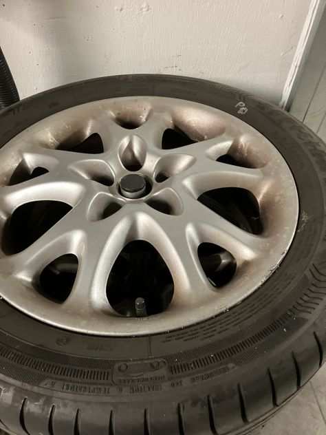 Vendo pneumatici con cerchi Alfa Romeo