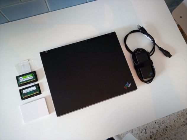 Vendo portatile notebook IBM ThinkPad R50 1830  1 GB di RAM  Case SSD  IDE