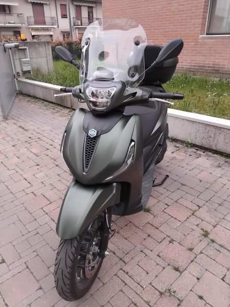 Vendo scooter Piaggio Beverly 400 072023