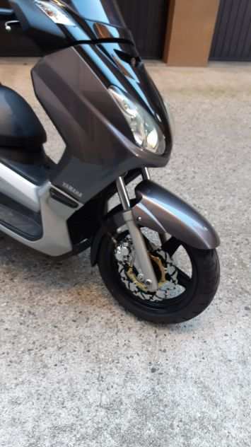 vendo scooter x max 250
