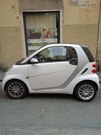 Vendo Smart FORTWO 2deg serie 2011