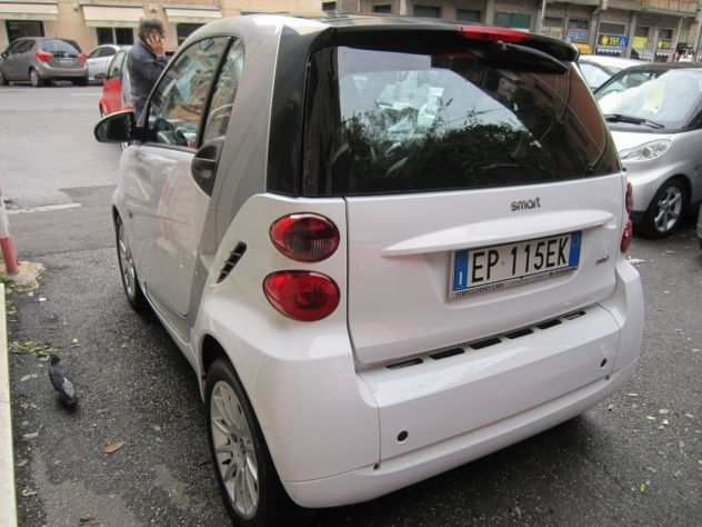 Vendo Smart FORTWO 2deg serie 2011