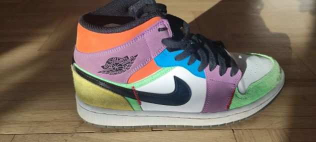 Vendo sneakers Nike Jordan Multicolor taglia 41 (usate in ottime condizioni)