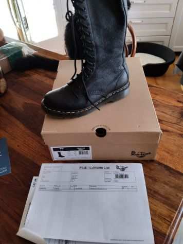 Vendo stivali donna Dr. Martens Virginia (14 occhielli) mod 11820008 numero 39