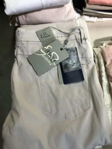 Vendo stock di Jeans da donna di Marca Bologna