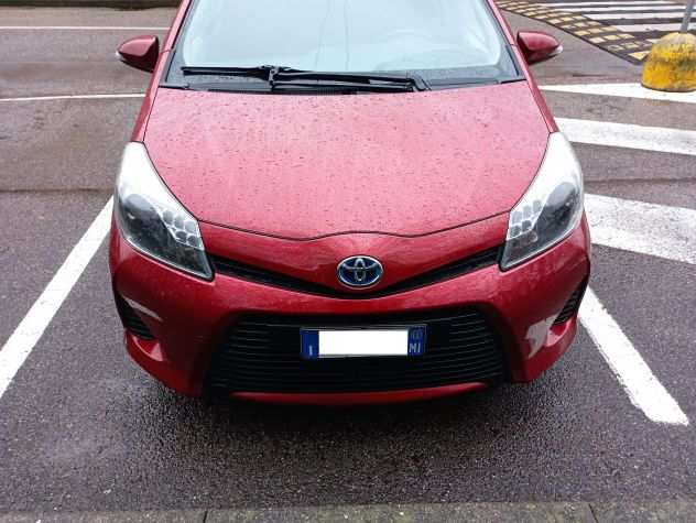 VENDO TOYOTA YARIS HYBRID 1.5 STYLE