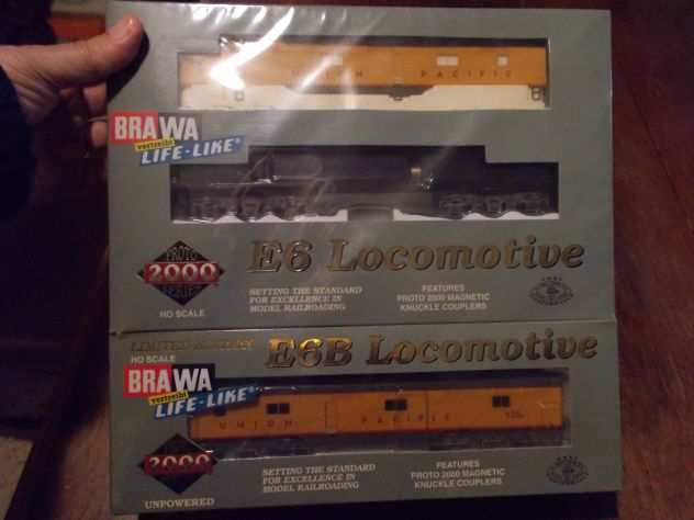 VENDO TRENINI MODELLO H0 RIVAROSSI LIMA ROCO KATO ATHEARN BACHMANN TRIX LILIPUT