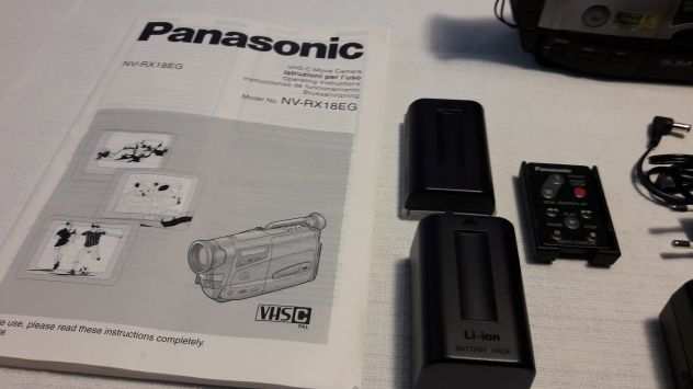 VENDO Videocamera Panasonic NV-RX18EG con attrezzatura completa