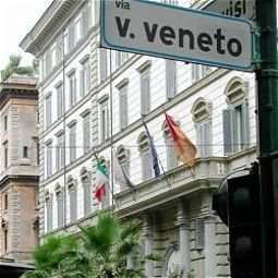 Veneto ad. Barberini Affittasi ufficio giagrave arredato pronto subito