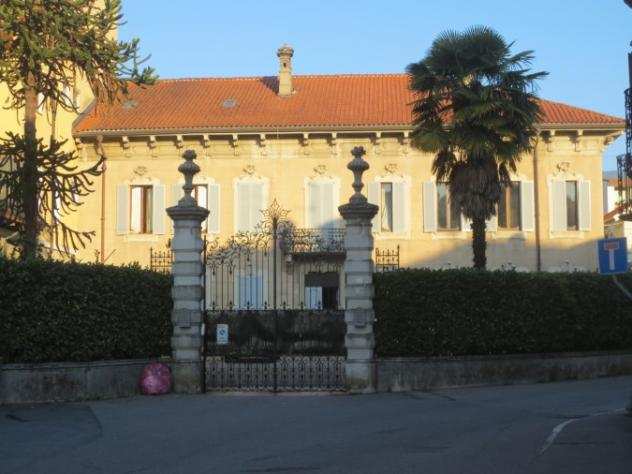 Verbania - ZONA INTRA VENDESI VILLA CON GIARDINO PRIVATO