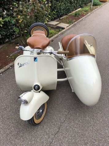 Vespa Faro Basso 125  sidecar