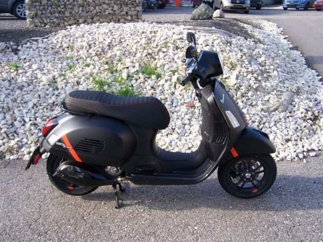 VESPA GTS SUPER 300 SPORT