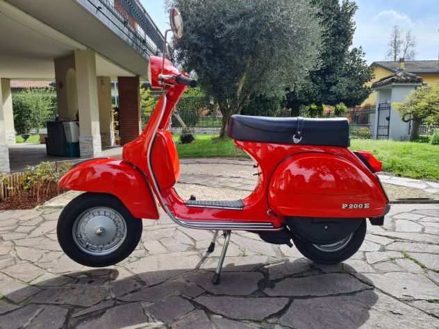 Vespa P200E