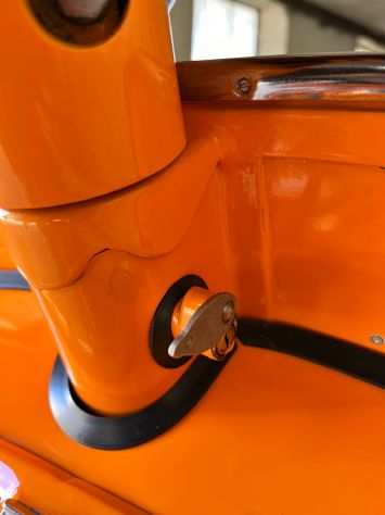 Vespa Rally 180 Orange F29 Prezzo 4000 euro