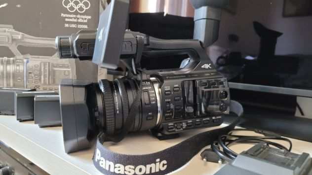 Videocamera professionale Panasonic Cinecam 4K Kit Completo con accessori