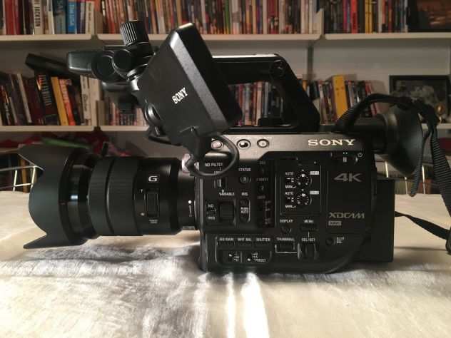 VideoCamera Sony PXW-FS5 4K  set obiettivi  microfono