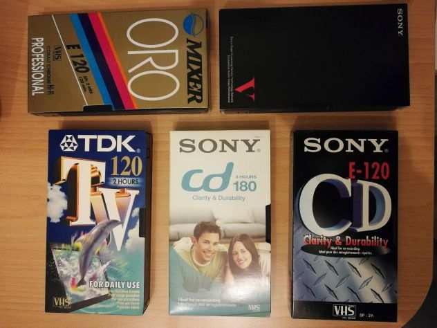 Videocassette VHS da 120, 180, 240 minuti per registrazioni  custodie