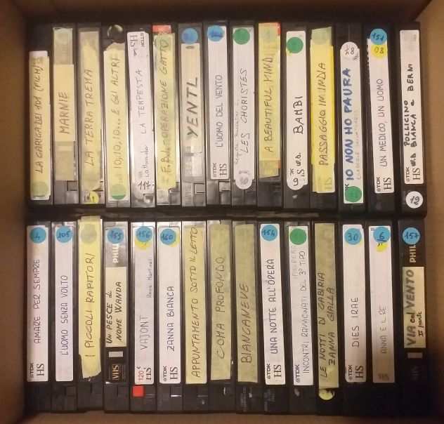 Videocassette VHS registrate dalla televisione TV