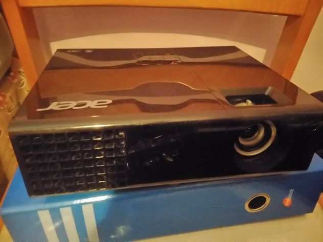 VIDEOPROIETTORE ACER X111 CONTRASTO 10.0001