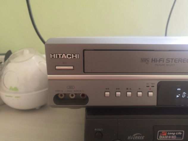 Videoregistratore Hitachi vcr e DVD incorporato