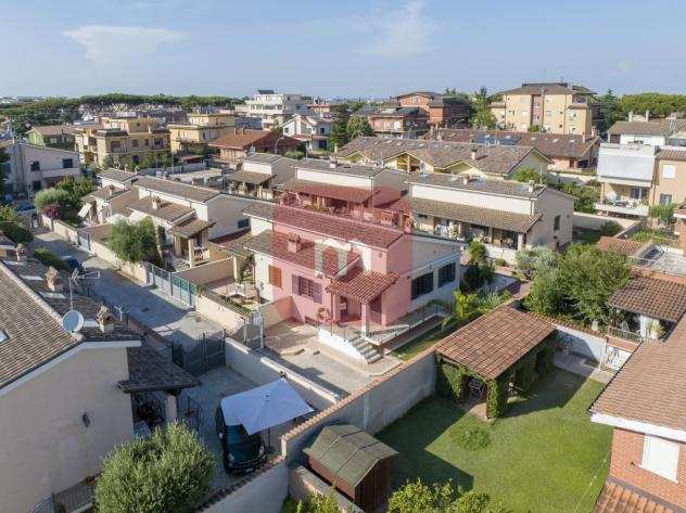 Villa bifamiliare in vendita a Roma - 5 locali 165mq