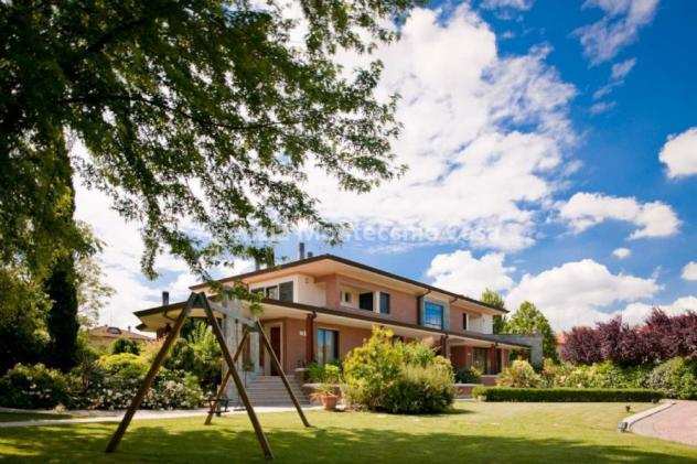 Villa bifamiliare in vendita a Vallefoglia - 24 locali 868mq