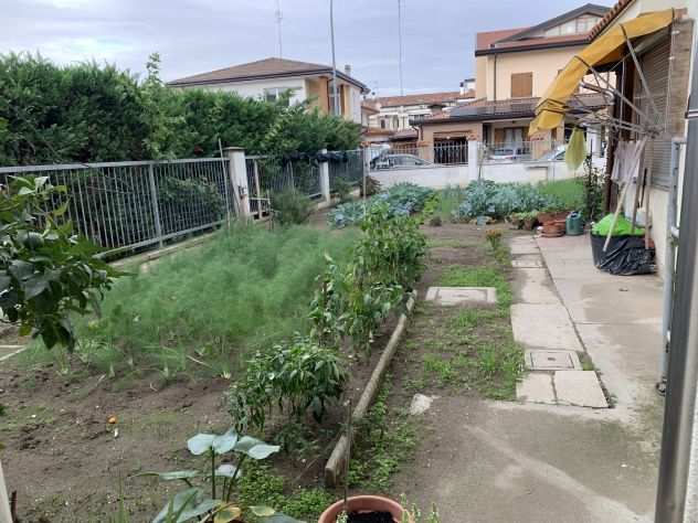 Villa bifamiliare su tre livelli con giardino esclusiva a San Giuseppe -360000-