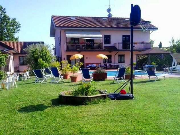 VILLA CON PARCO E PISCINA