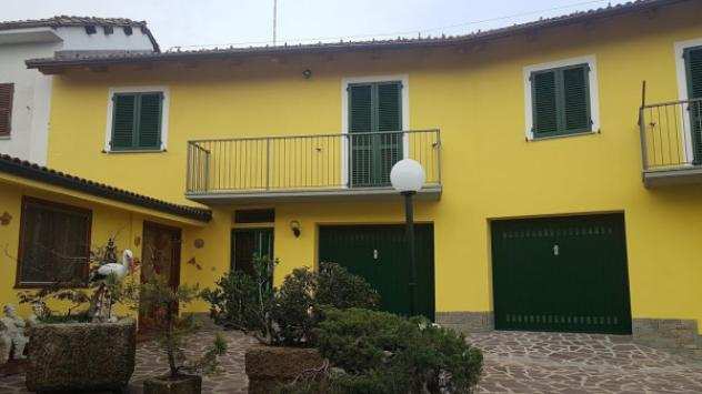 Villa di 100 msup2 con 4 locali e box auto in affitto a Azzano dAsti