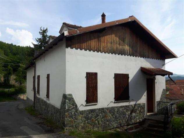 Villa di 100 msup2 con piugrave di 5 locali in vendita a Albera Ligure