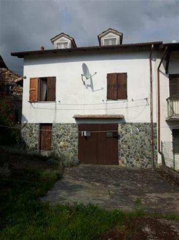 Villa di 100 msup2 con piugrave di 5 locali in vendita a Albera Ligure