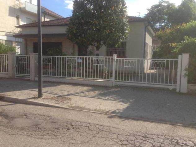 Villa di 110 msup2 con piugrave di 5 locali in vendita a Cervia