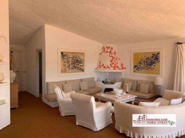 Villa di 120 msup2 con 3 locali in affitto a Arzachena