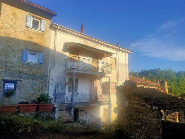 Villa di 120 msup2 con piugrave di 5 locali in vendita a Albera Ligure