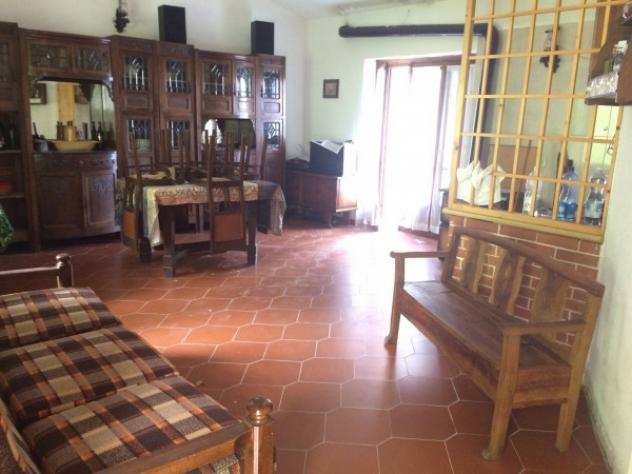 Villa di 130 msup2 con 3 locali e box auto doppio in vendita a Pamparato