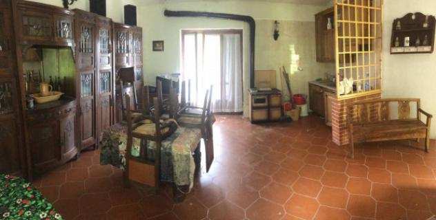 Villa di 130 msup2 con 3 locali e box auto doppio in vendita a Pamparato