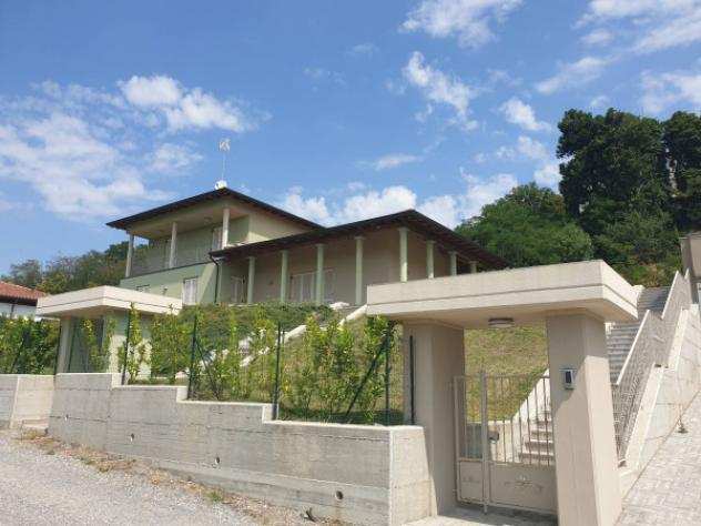 Villa di 135 msup2 con 5 locali e box auto doppio in vendita a Tortona