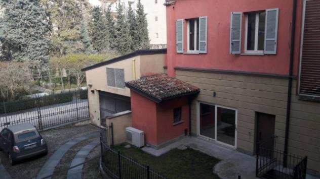Villa di 135 msup2 con 5 locali e box auto in vendita a Piacenza