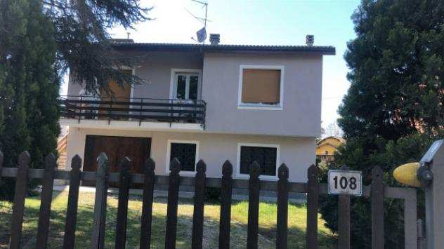 Villa di 140 msup2 con piugrave di 5 locali e box auto in vendita a Pozzolo Formigaro