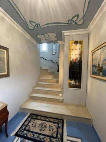 Villa di 140 msup2 con piugrave di 5 locali in vendita a Padenghe sul Garda