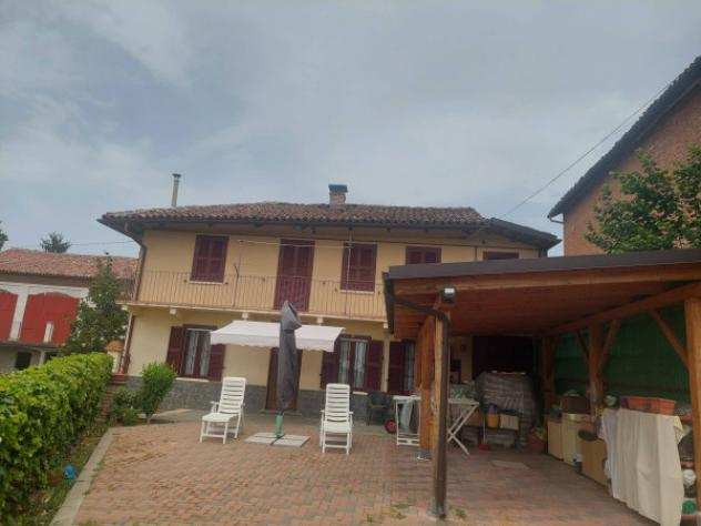 Villa di 150 msup2 con 4 locali in vendita a Costigliole dAsti