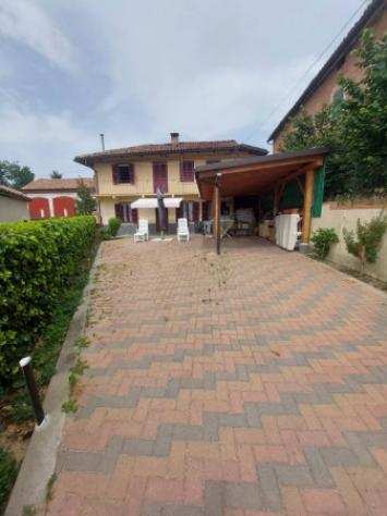 Villa di 150 msup2 con 4 locali in vendita a Costigliole dAsti