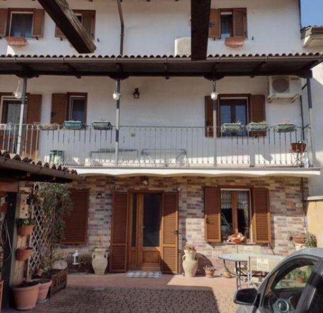 Villa di 150 msup2 con 5 locali in vendita a Castellazzo Bormida